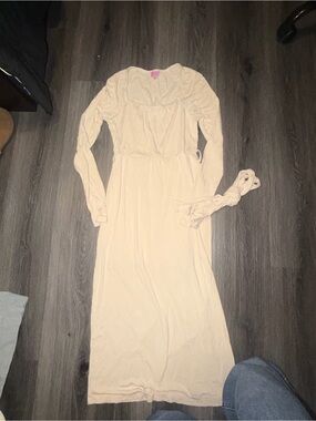 Francesca's Collections Long-Sleeve Cream Maxi Dress with Waist Tie